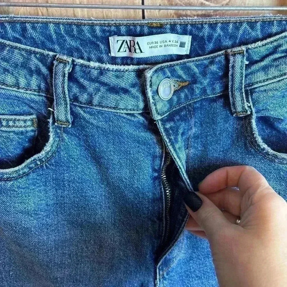Zara medium wash raw hem straight leg jeans Size US 4 - Picture 3 of 7
